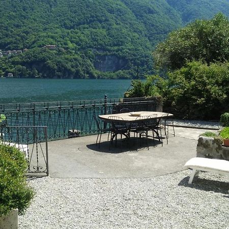 House On The Lake Shore Of Laglio Exterior photo