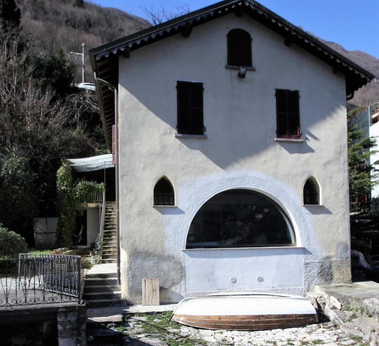 House On The Lake Shore Of Laglio Exterior photo