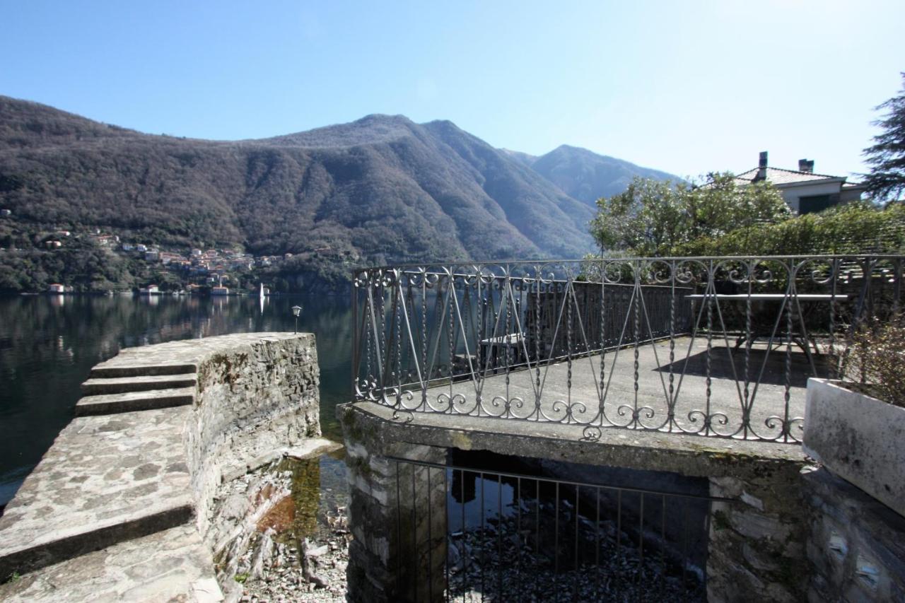 House On The Lake Shore Of Laglio Exterior photo