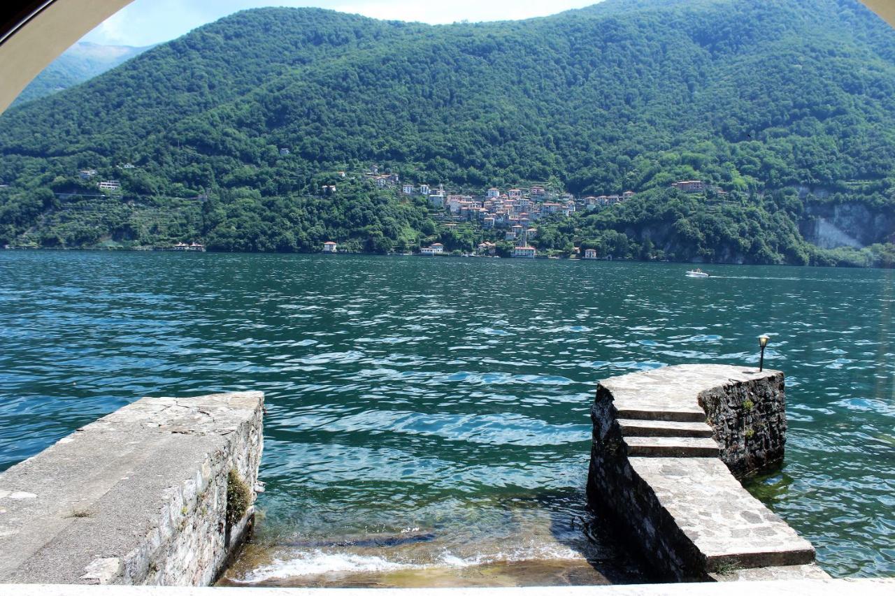 House On The Lake Shore Of Laglio Exterior photo