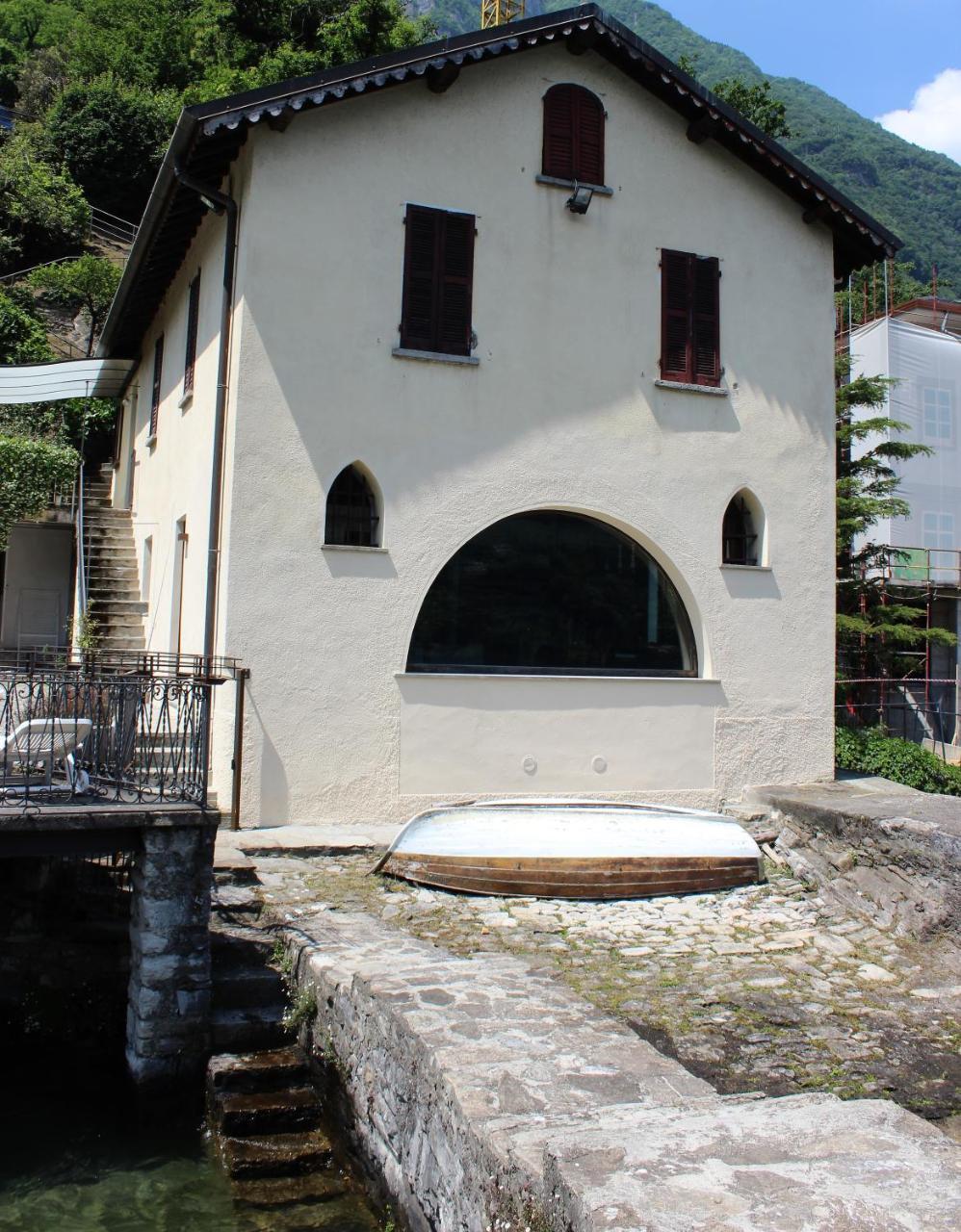 House On The Lake Shore Of Laglio Exterior photo